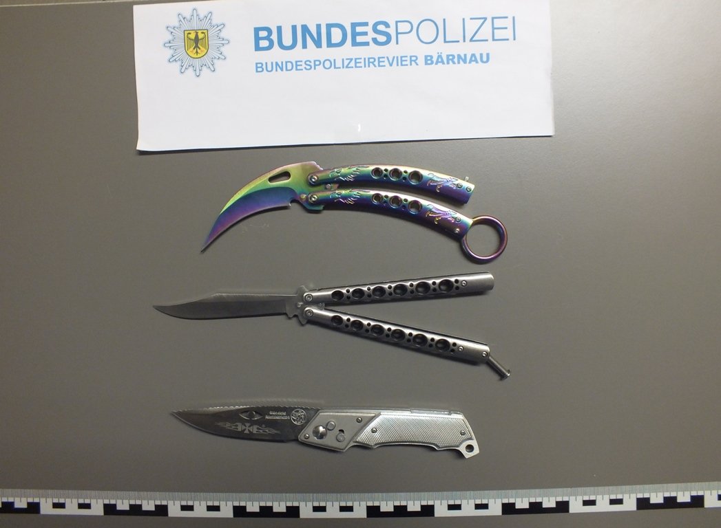 Schmuggel Messer Bundespolizei Waidhaus Waldsassen1