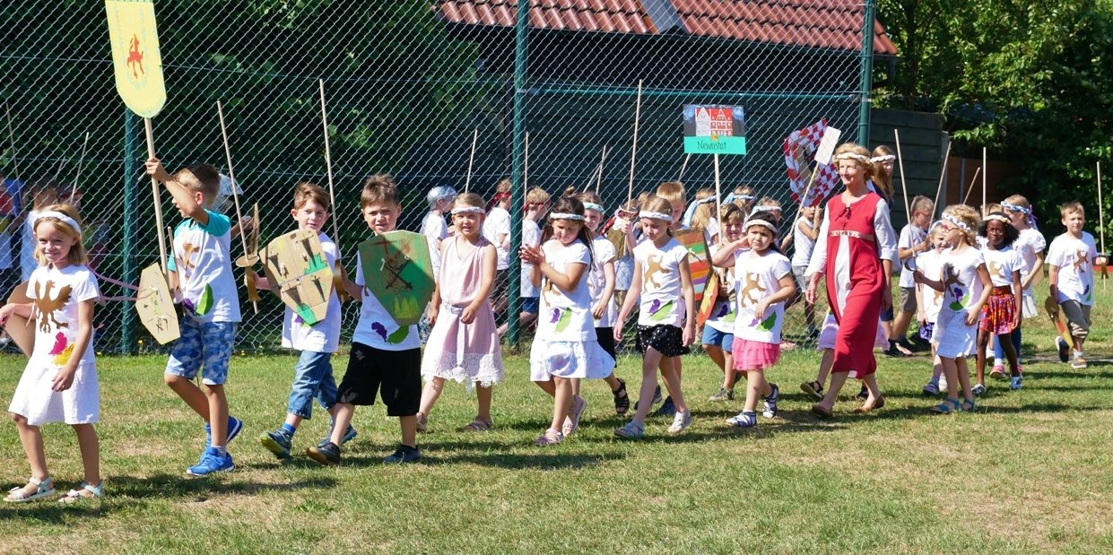 Schulfest Grundschule Neustadt Ritterspektakel Mittelalter (2)