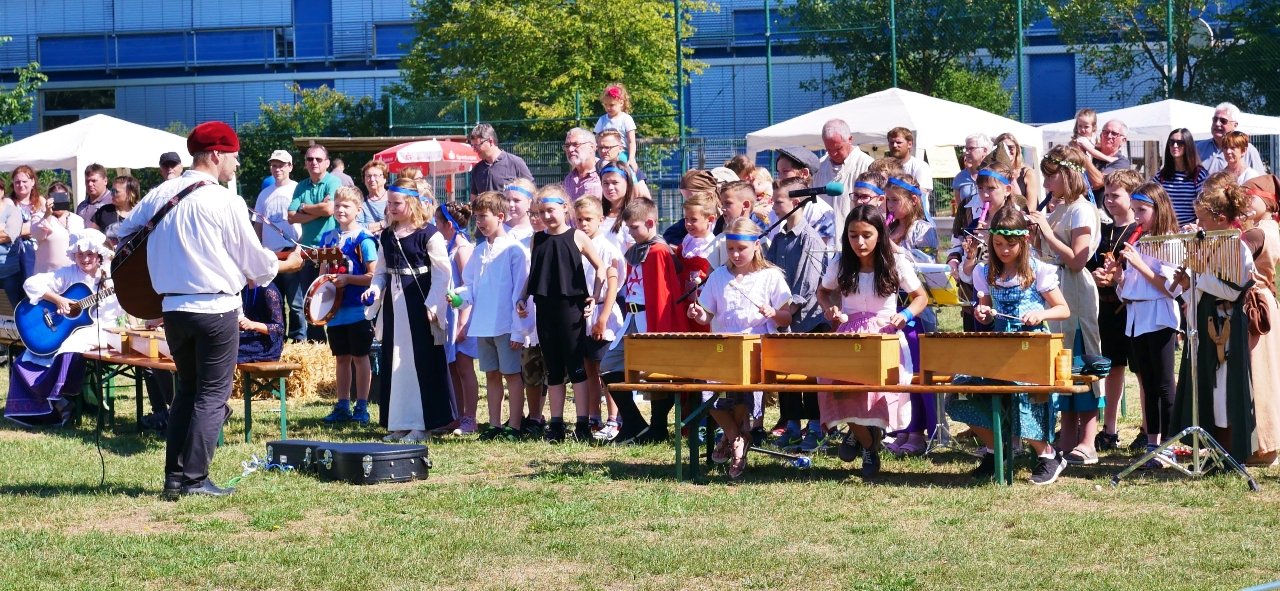 Schulfest Grundschule Neustadt Ritterspektakel Mittelalter (4)