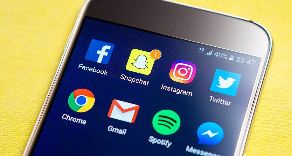 Snapchat Symbol Handy Social Media Facebook Instagram Twitter Mail Smartphone