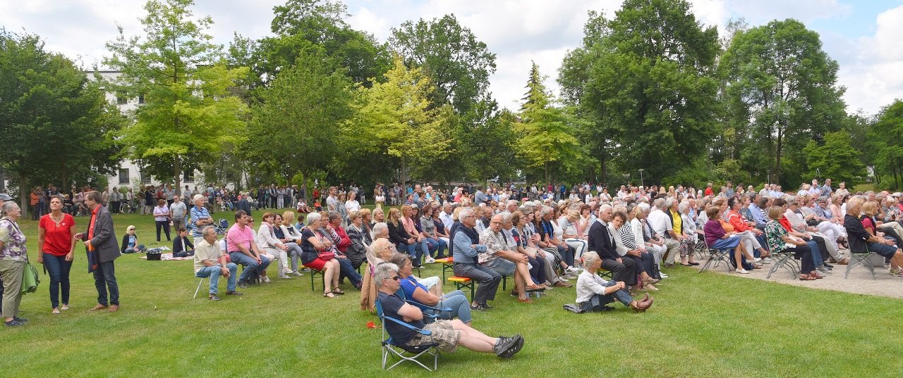 Sommerserenaden Weiden Max-Reger-Park 2019 Kaisers Salonorchester(6)
