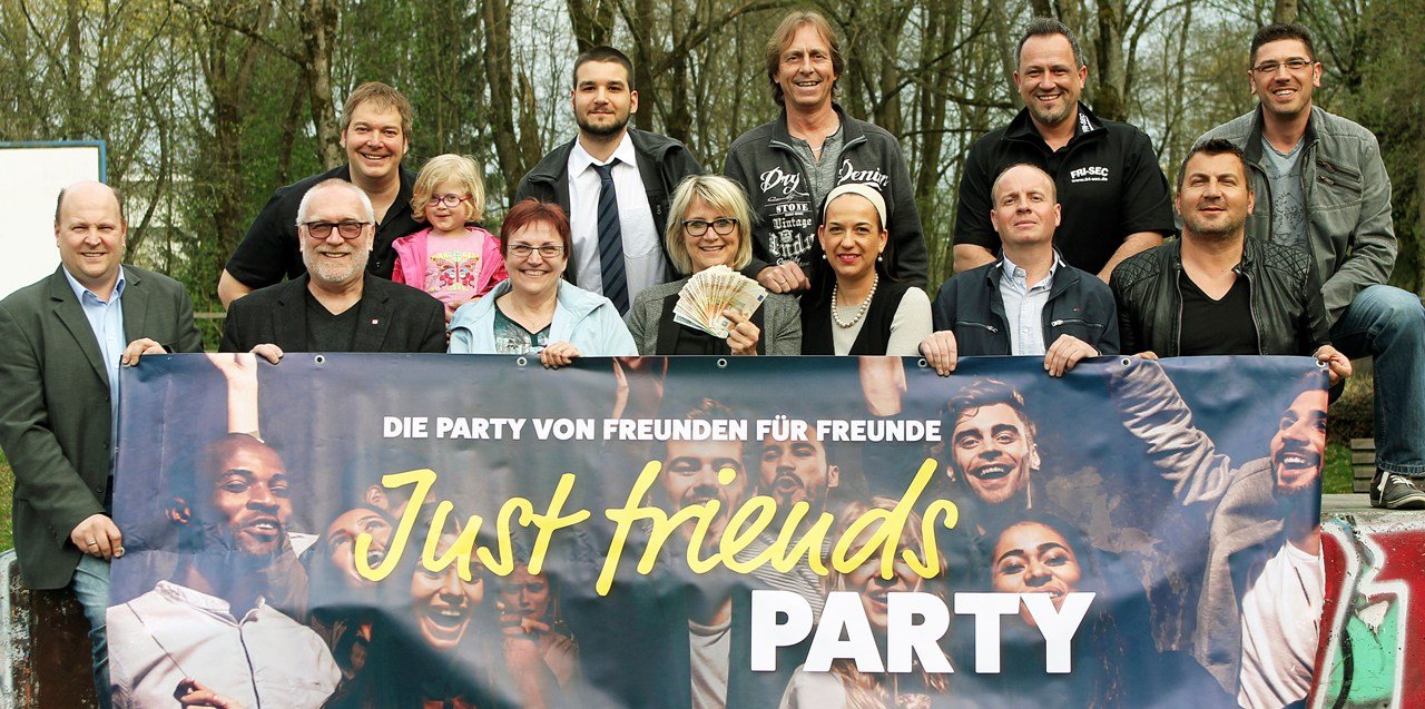 Spendenübergabe just friends Party Stadtjugendring