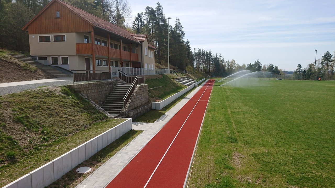Die inzwischen abgeschlossene Sanierung der Sportanlage hat nicht ganz 400.000 Euro gekostet, dafür gab es Fördermittel in Höhe von knapp 320.000 Euro.