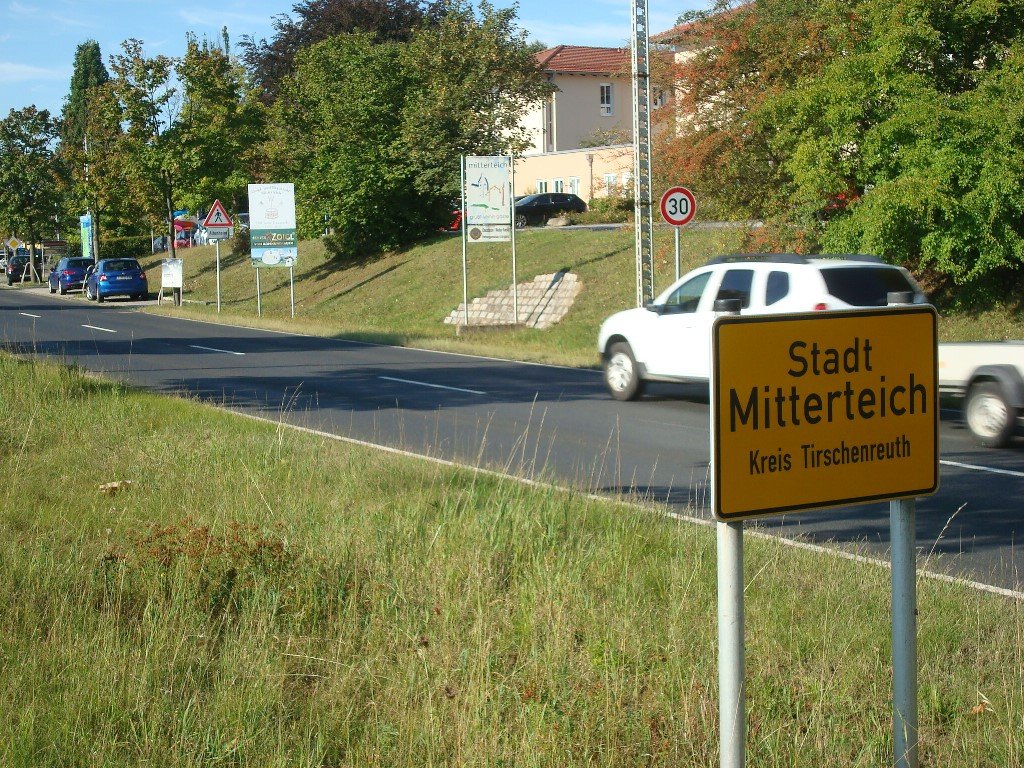 Stadt Mitterteich Ortsschild Symbol Symbolbild Tempo 30