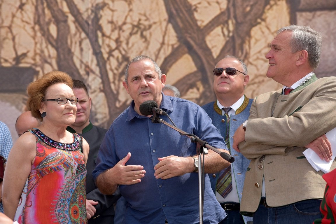 Steve Curran Bürgermeister von Hounslow (Mitte) mit Dolmetscherin Susanne Bartsch und OB kurt Seggewiß, Bürgerfest Weiden 2017