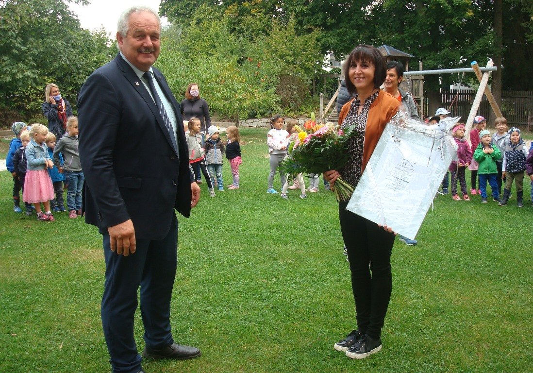 Besondere Glückwünsche zum Dienstjubiläum hat auch Leonbergs Bürgermeister Hans Burger überbracht. 