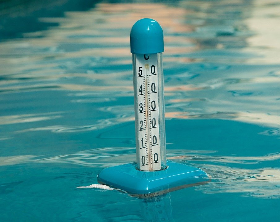 Thermometer Pool Wasser Temperatur heiß Sommer pixabay