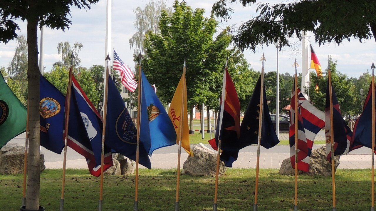 Truppenübungsplatz Grafenwöhr Flaggen Symbol Symbolbild Nationen