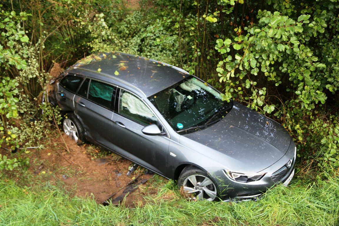Unfall Etzenricht Opel Mercedes (3)