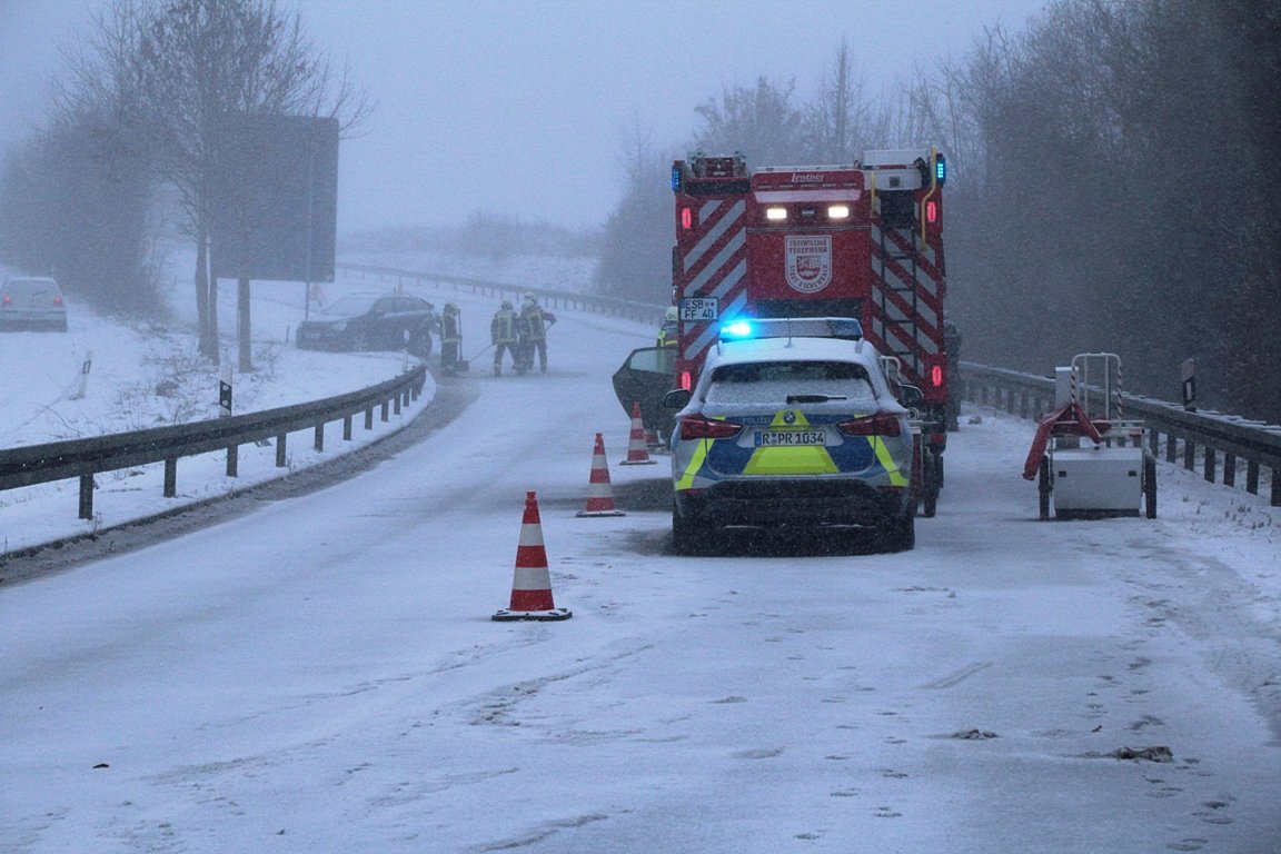 Unfall Schneeglätte Kleinkotzenreuth