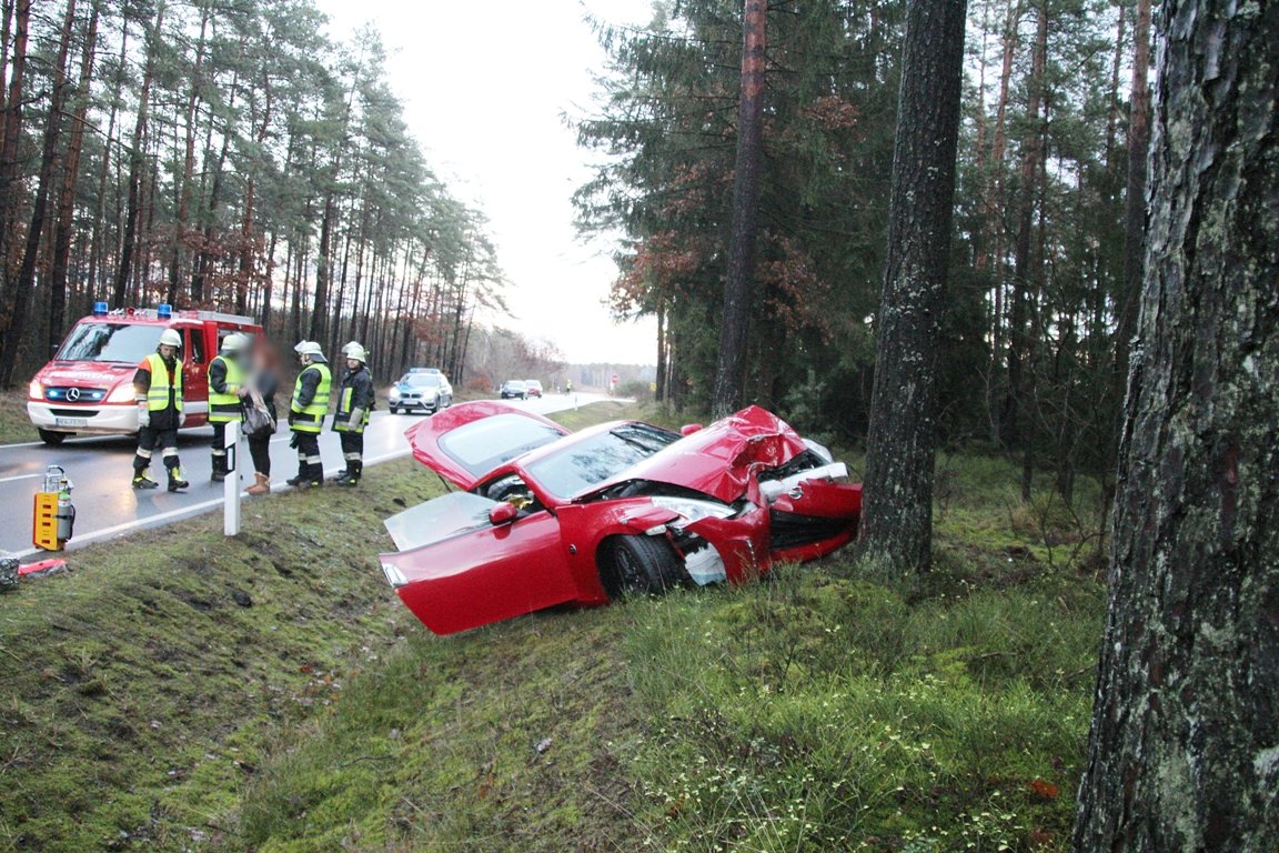 Unfall Sportwagen Nissan Dießfurt (2)