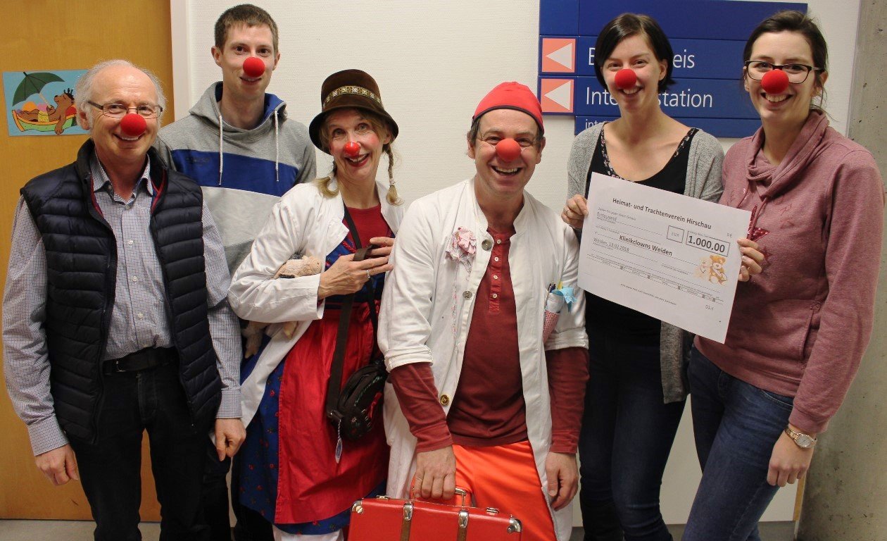 Unterstützung_für_KlinikClowns Unterstützung für KlinikClowns – Heimat- und Trachtenverein Hirschau übergibt Spendenerlös aus Adventsaktion Bild Kliniken Nordoberpfalz AG