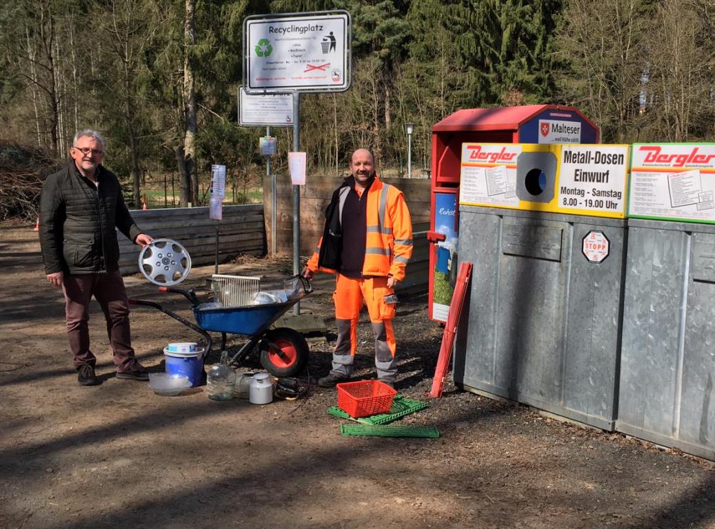 Wurz Bürgermeister Rudolf Schopper, Thomas Mathes Müll Sammelplatz Container Müllentsorgung 