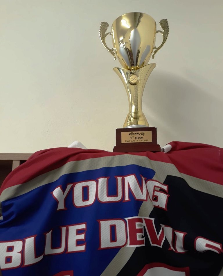 Young Blue Devils Sieg Pokal Pilsen Hockeyball 2