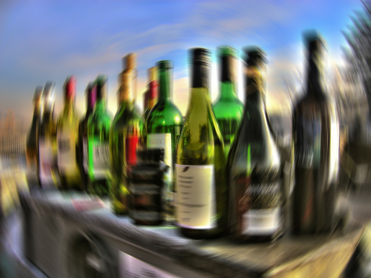 Symbolbild, Alkohol, Schnaps, Polizei, betrunken