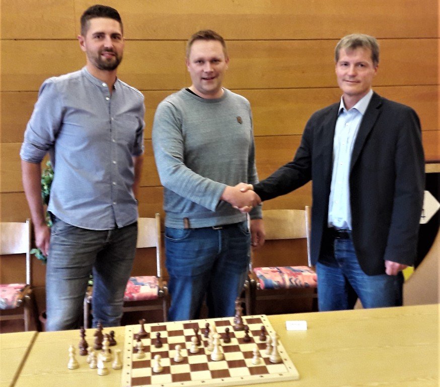 arw-Gewinner.. Neustadt/WN Schachclub Simultan-Schachspiel