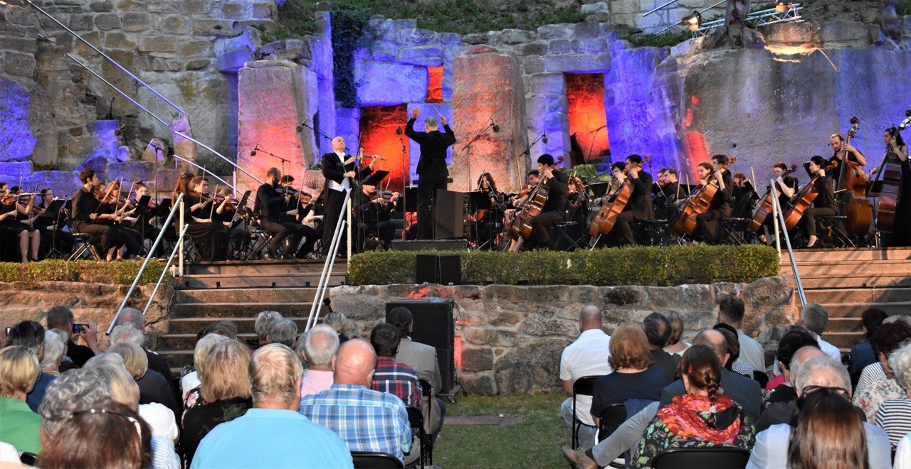 69. Festival junger Künstler Bayreuth gibt Konzert auf der Naturbühne am Schönberg in Grafenwöhr