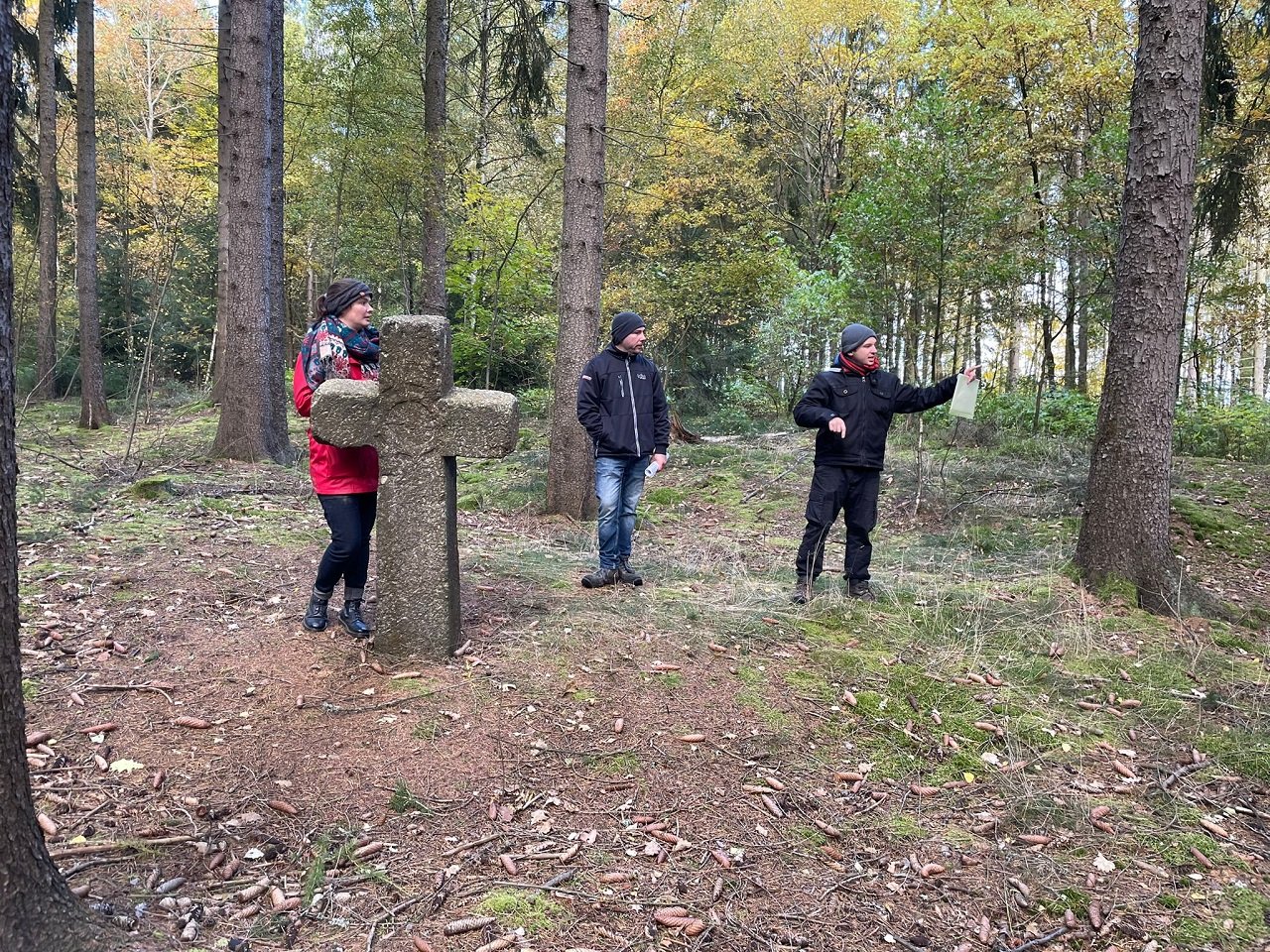 Eindruck von der Probebegehung von Waldsassen (von links nach rechts: Maria Oberleitner, André Gießübl, Florian Wein). Bild: Freya Fehse