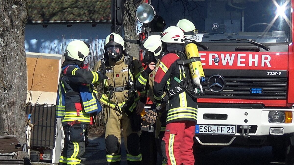 Fünf Tage bereiteten sich die Pressather Feuerwehrleute auf die Einsatzübung und schriftliche Prüfung für Atemschutzträger vor. Foto: Jürgen Masching