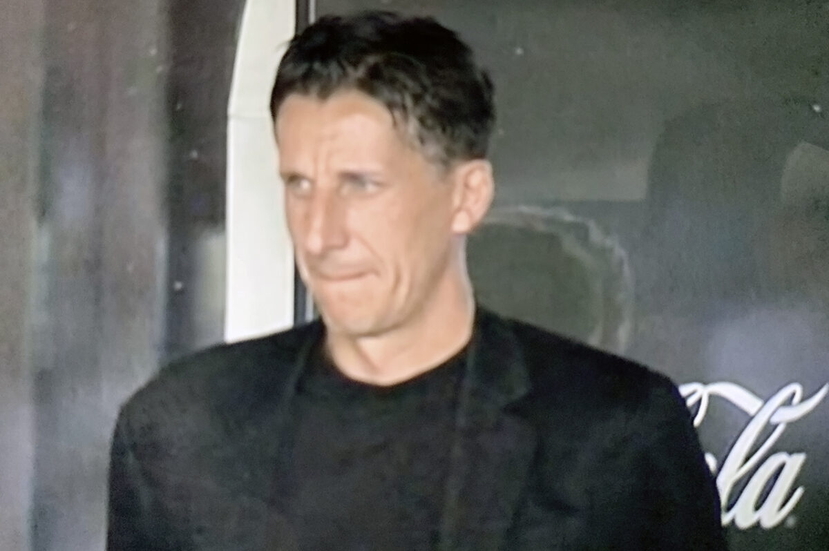 Ex-Jahn-Sportchef Christian Keller hat schon mal glücklicher ausgesehen.  Bild: Jürgen Herda