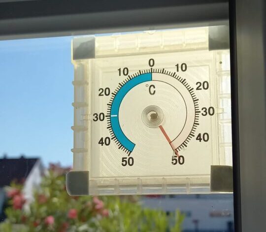 In Mantel zeigte das Thermometer auf der Terrasse von Petra sogar 50 Grad an. Foto: Privat