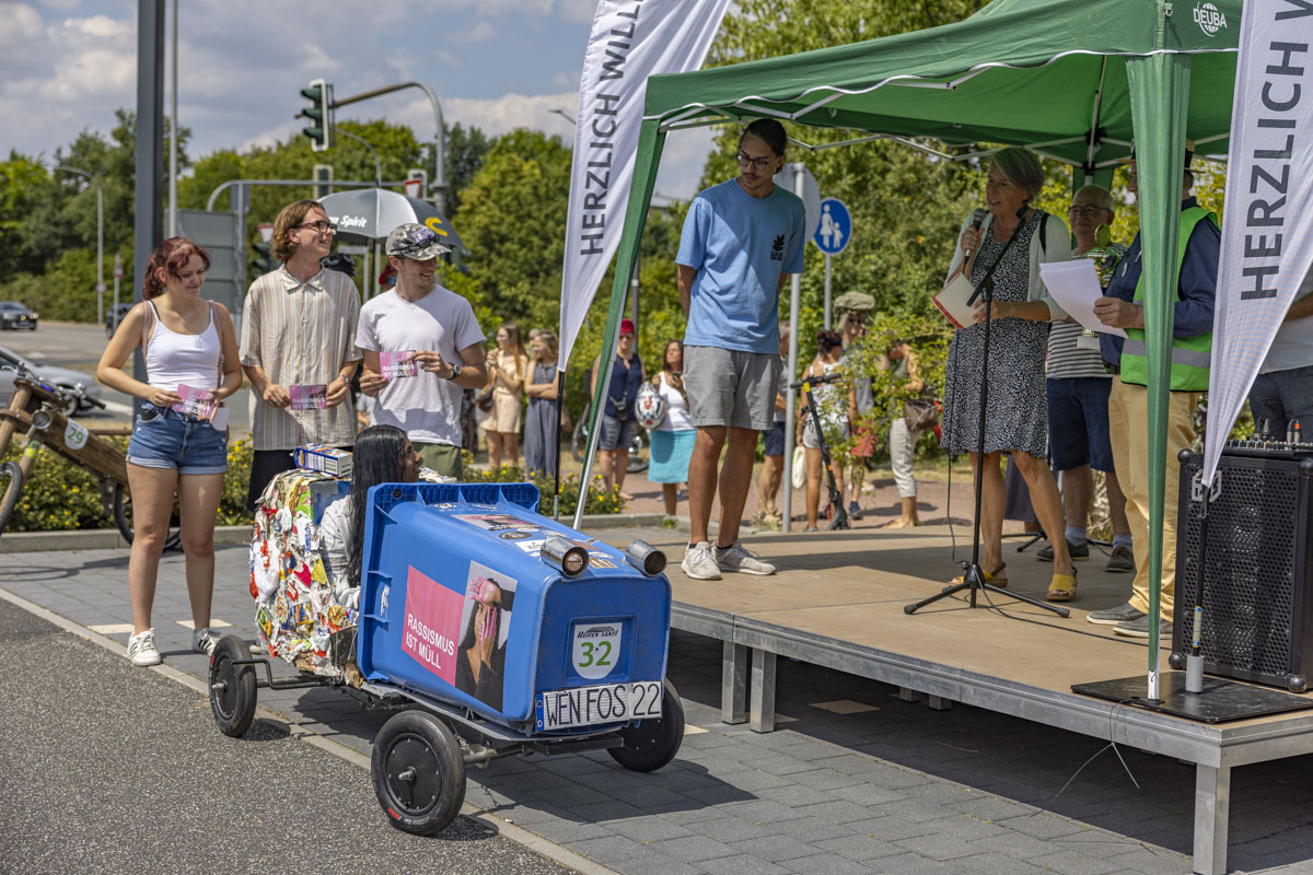 Kreativ gestaltet und schnell auf der Strecke - Das Müllmobil der FOS/BOS Weiden. Foto: OberpfalzECHO/David Trott
