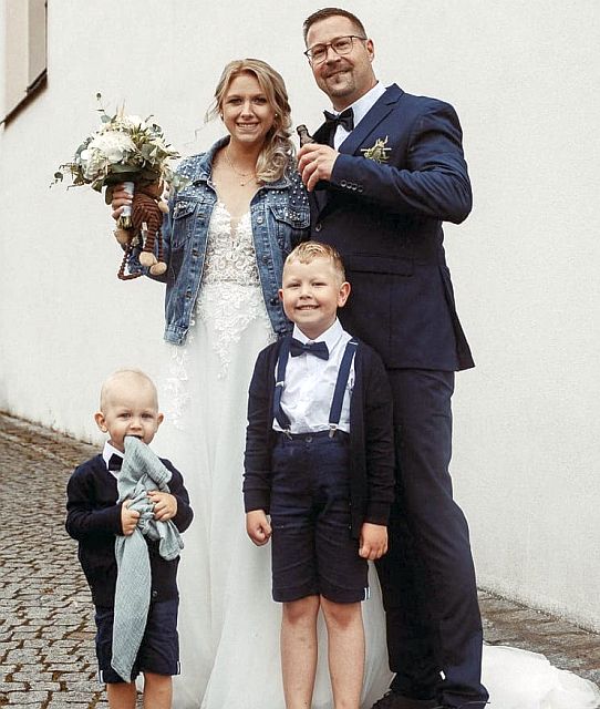 Eine rundum glückliche Familie. Foto: Jessica und Matthias Seidl