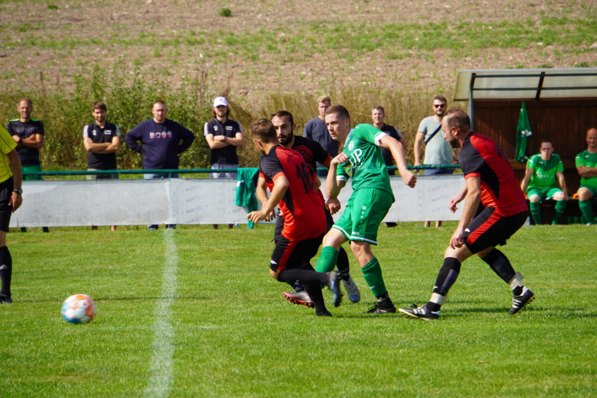 Mit einem mageren 0:0 musste sich der SV Kohlberg-Röthenbach gegen das Schlusslicht ASV Haidenaab zufriedengeben. Foto: Norbert Tannhäuser
