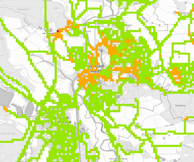 Auf den Karten (hier: Bereich Neustadt/WN und Altenstadt/WN im Jahr 2020) im Geo-Informations-System erkennt man eine deutliche Verbesserung der Mobilfunkabdeckung von 2020 bis 2022. Bild: Landratsamt Neustadt/WN