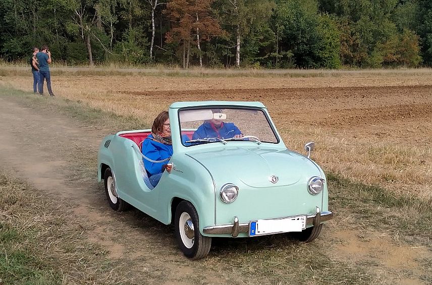 Dieses Goggomobil zog zahlreiche Blicke auf sich. Der Kleinstwagen wurde von 1955 bis 1969 von der Hans Glas GmbH in Dingolfing gefertigt. Foto: Rebekka Fischer