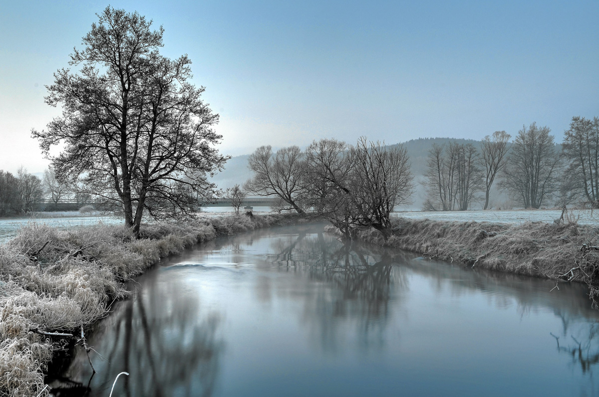 Winterstimmung an der Schwarzach bei Altenstadt - Foto: Rainer Rosenau