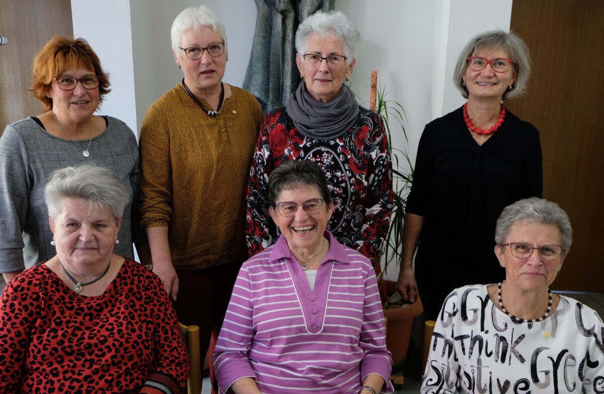 20, 40, 45, 50 und 60 Jahre halten sie dem Katholischen Frauenbund die Treue. Foto: Fred Lehner