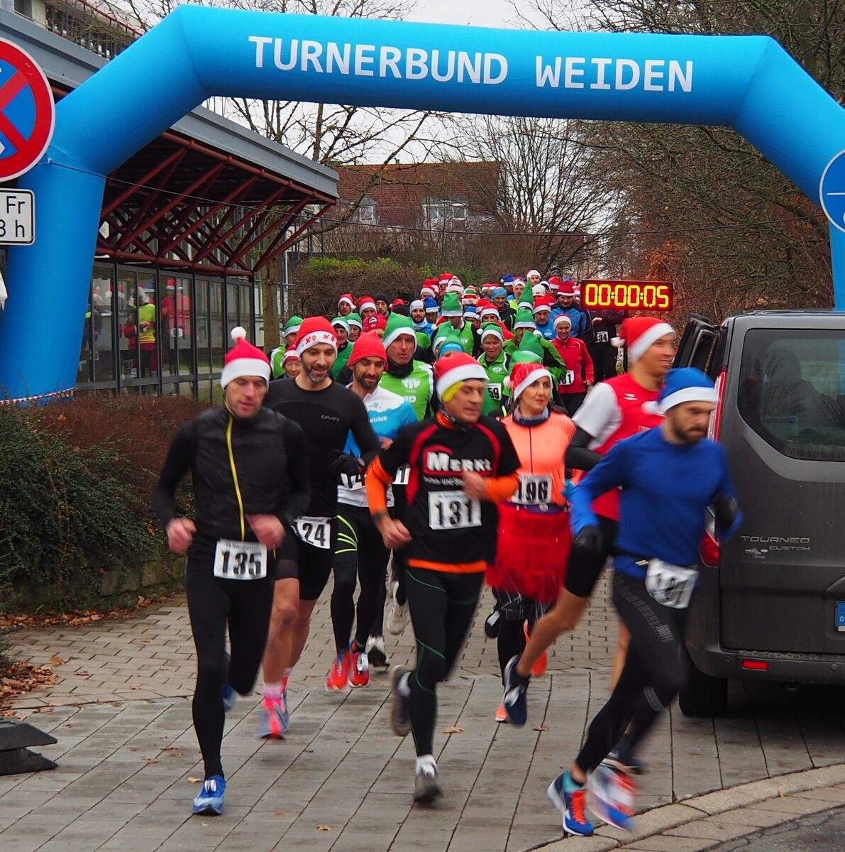 Der Turnerbund Weiden lädt alle
Laufsportbegeisterten zum Fun Run Nikolaus ein. Foto: Turnerbund Weiden