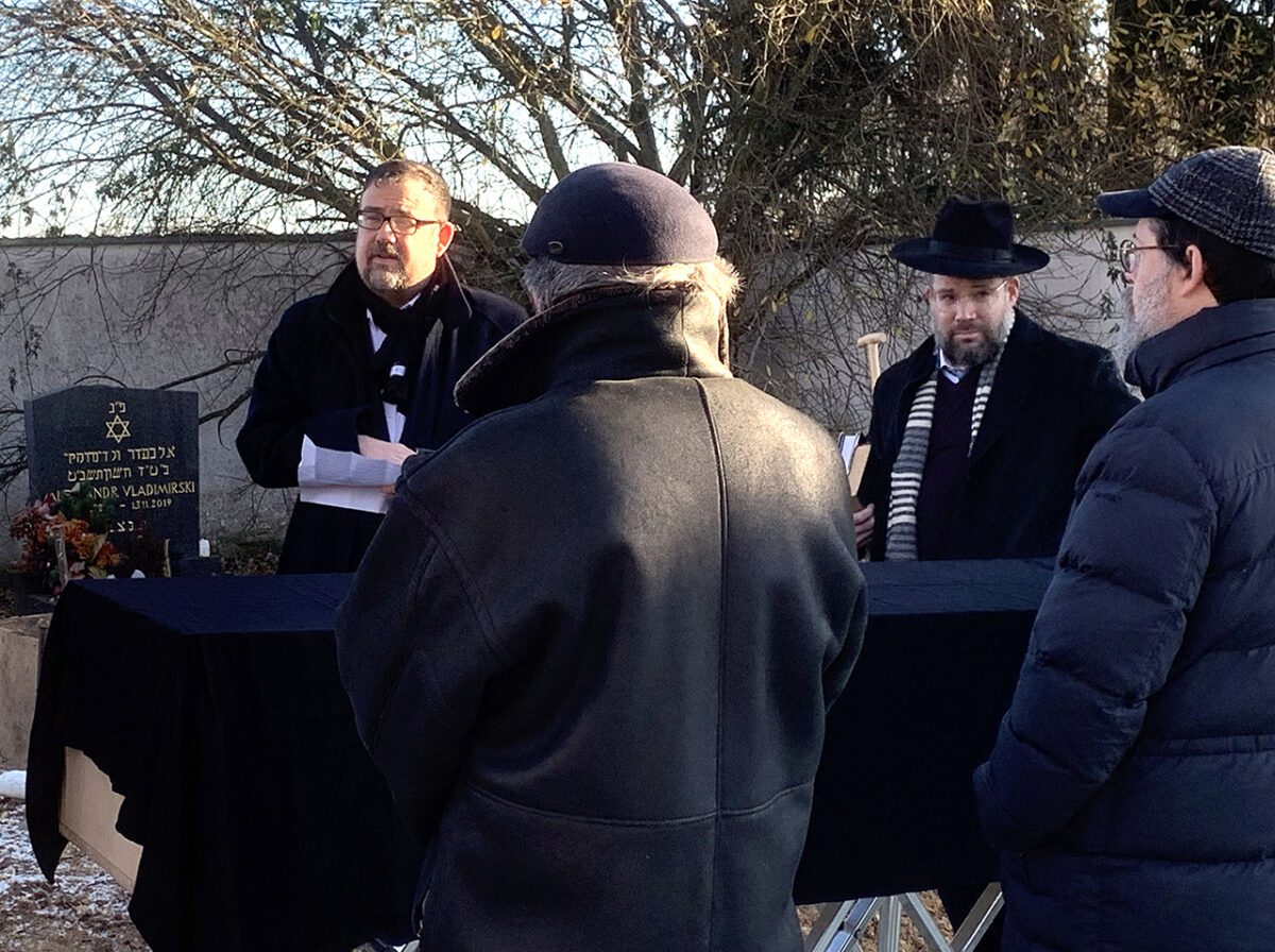 Der Amberger Rabbiner Elias Dray (links) mahnt, das Vermächtnis Alexander Frieds, einer der letzten Holocaust-Überlebenden in Bayern, zu wahren. Bild: Jürgen Herda