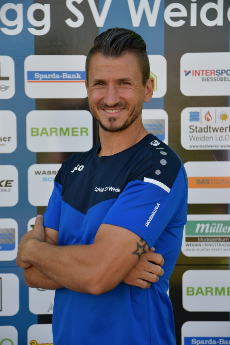 Michael Riester Spielertrainer der U 23 Bezirksligamannschaft der SpVgg SV Weiden. Foto: Dagmar Nachtigall