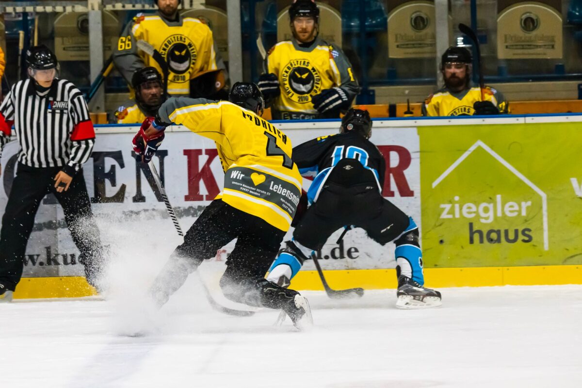 Man darf sich auf actionreiches Eishockey freuen. Foto: Max Göbel