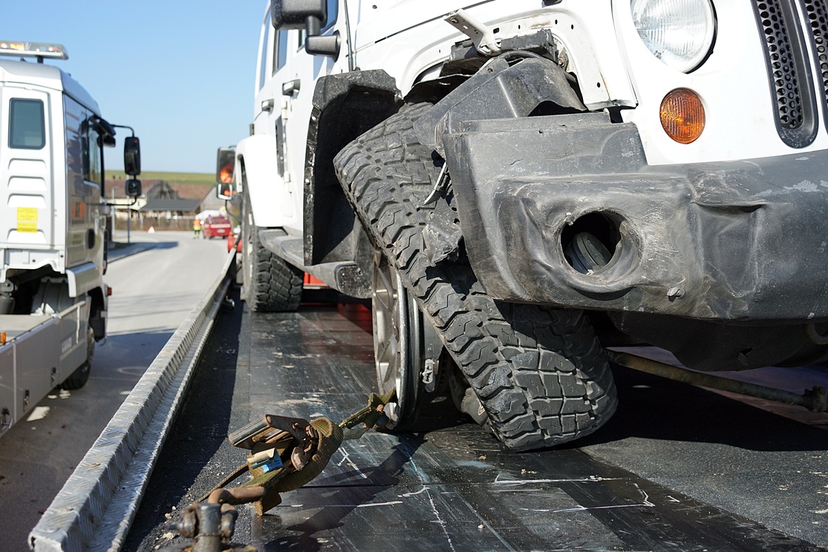 Der Jeep wurde erheblich beschädigt.  Foto: J. Masching