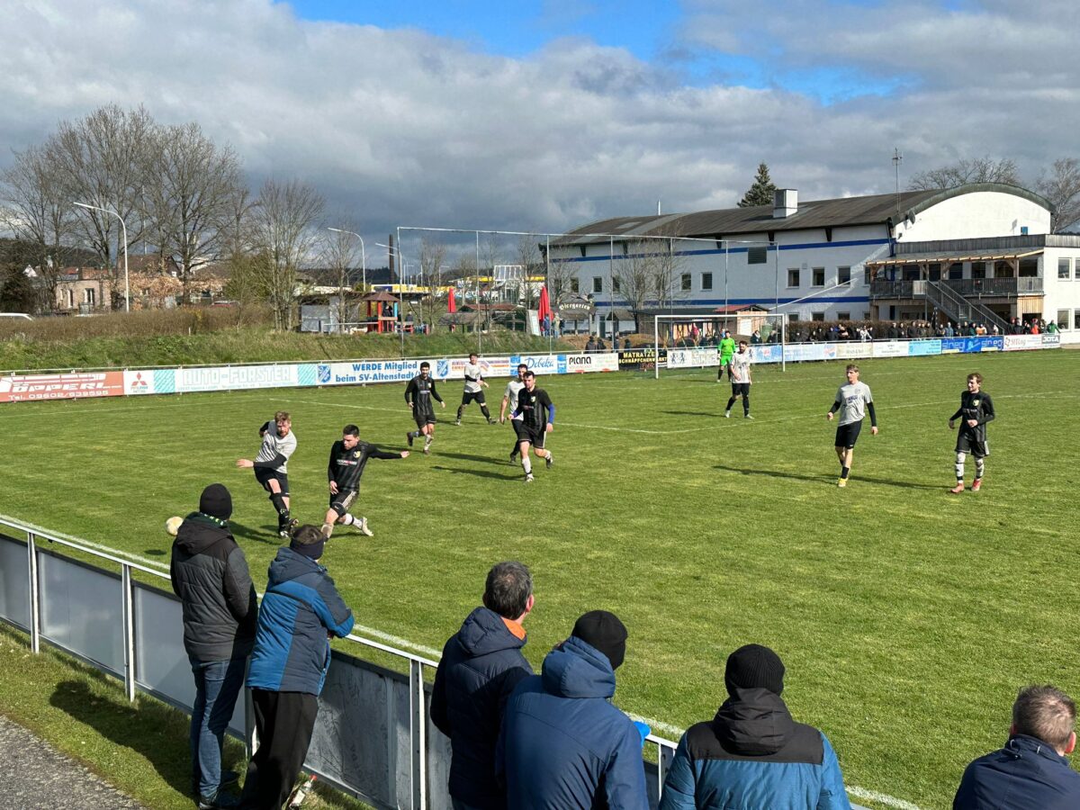 1:1-Unentschieden trennten sich im Kreisklassenderby der SV Altenstadt/WN und die DJK Neustadt/WN. Foto: Norbert Tannhäuser