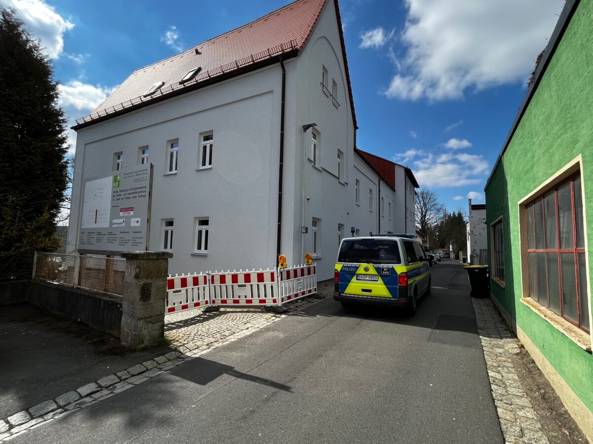 In diesem Gebäude der Jugendhilfeeinrichtung, im Volksmund auch Jugendheim genannt, wurde das zehnjährige Mädchen ermordet. Foto: Udo Fürst 