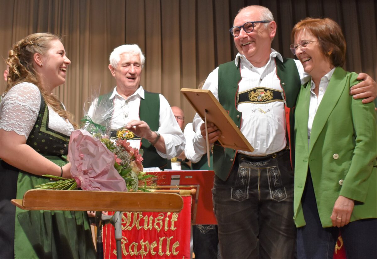 Musikkapelle Dießfurt ernennt Hans Meiler zum Ehrenmitglied