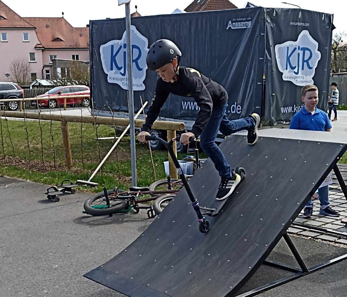 Auf dem Skatepark konnten sich die Sportler austoben. Foto: Grundschule Mitterteich