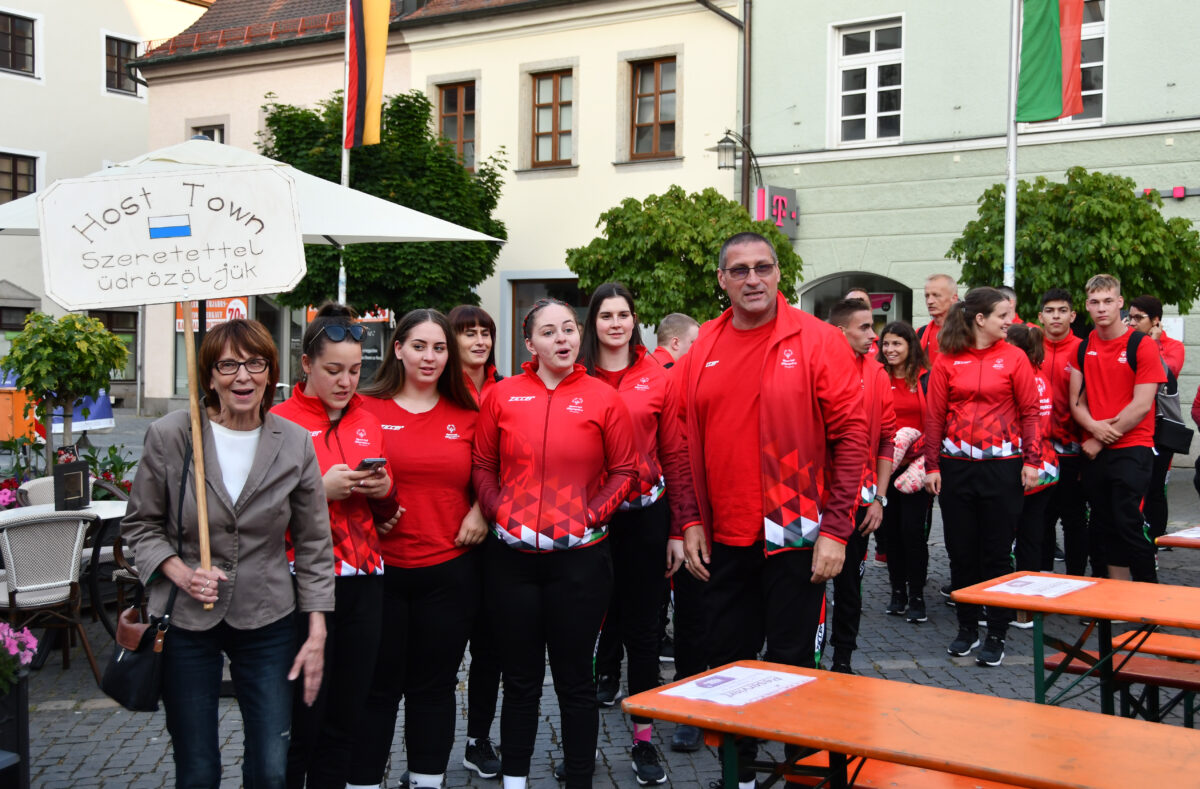 Einzug der ungarischen Special Olympics-Mannschaft in Weiden Foto: Martin Stangl