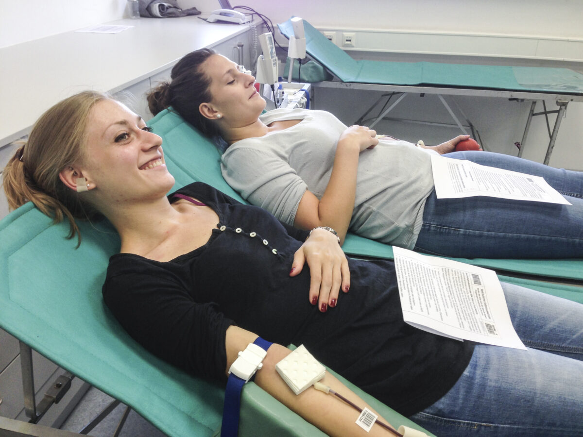 Zahlreiche Termine in Weiden und Neustadt/WN stehen potenziellen Spendern zur Verfügung. Foto: Blutspendedienst