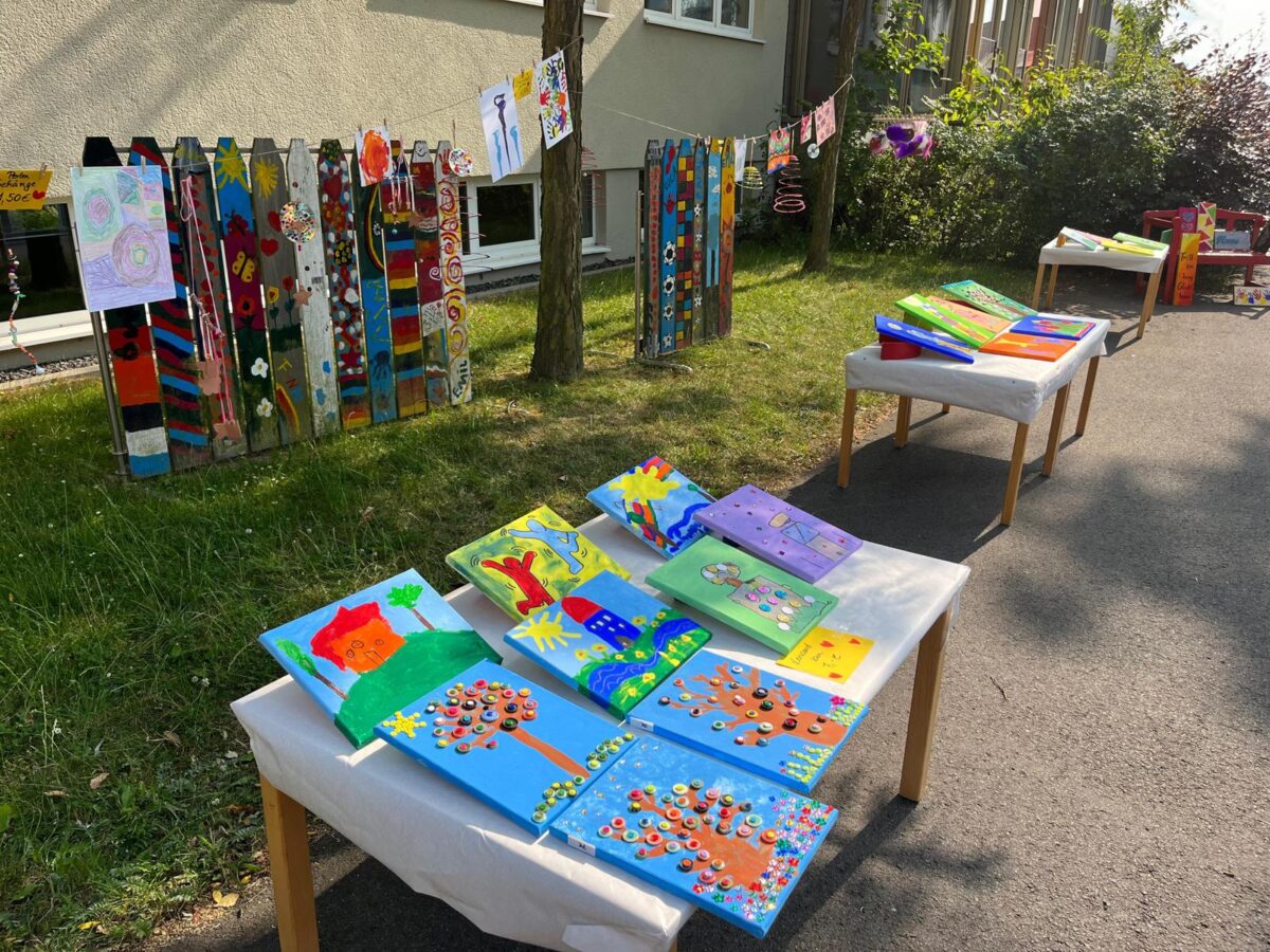 Erstaunliche Kunstwerke präsentierten die Kinder des Kinderhauses Heilig Geist. Foto: Karin Fürst