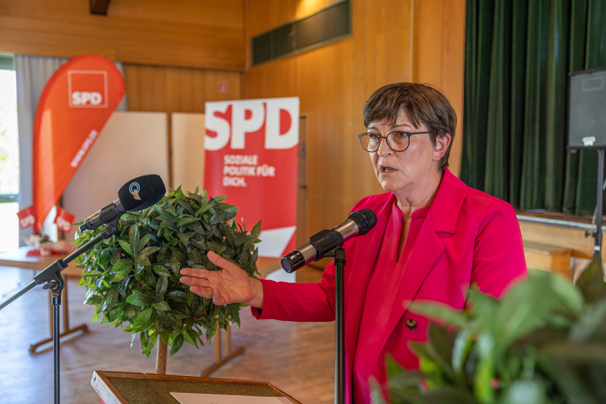 20230811 Die SPD-Parteivorsitzende Saskia Esken schwört Genossen auf die kommende Landtagswahl ein. Foto: OberpfalzECHO/David Trott