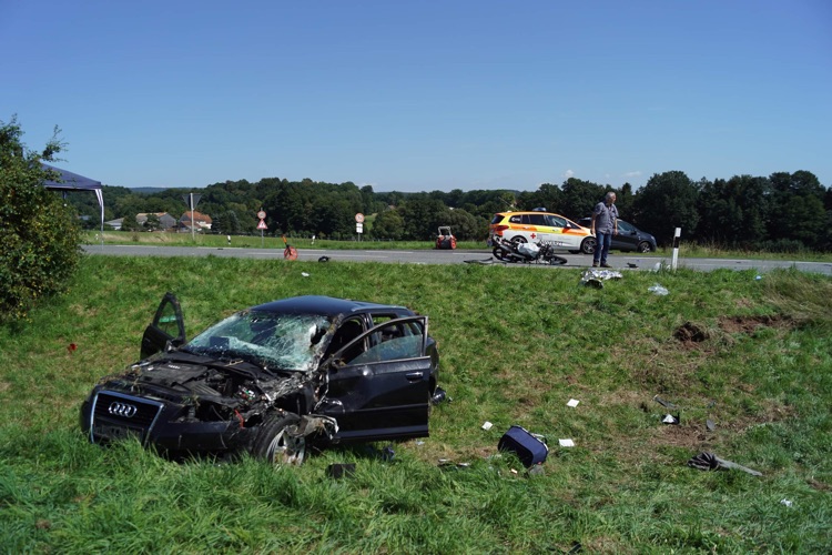 Beide Unfälle ereigneten sich auf der Staatsstraße 2665 im Altlandkreis Eschenbach. Foto: Jürgen Masching