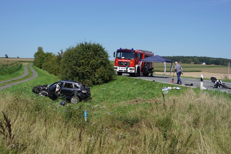 Beide Unfälle ereigneten sich auf der Staatsstraße 2665 im Altlandkreis Eschenbach. Foto: Jürgen Masching