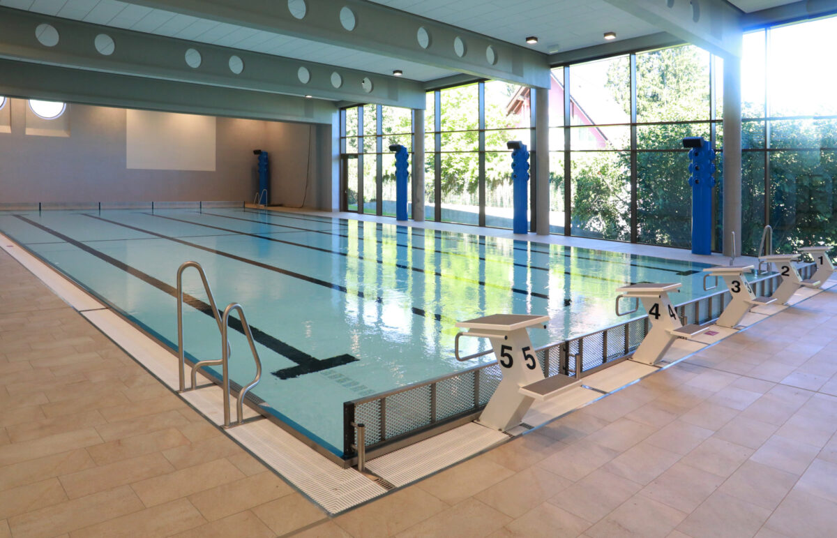 Der Pool ist auch schon gefüllt und es wird auf die ersten Schwimmgäste gewartet. Foto: Stadt Erbendorf 