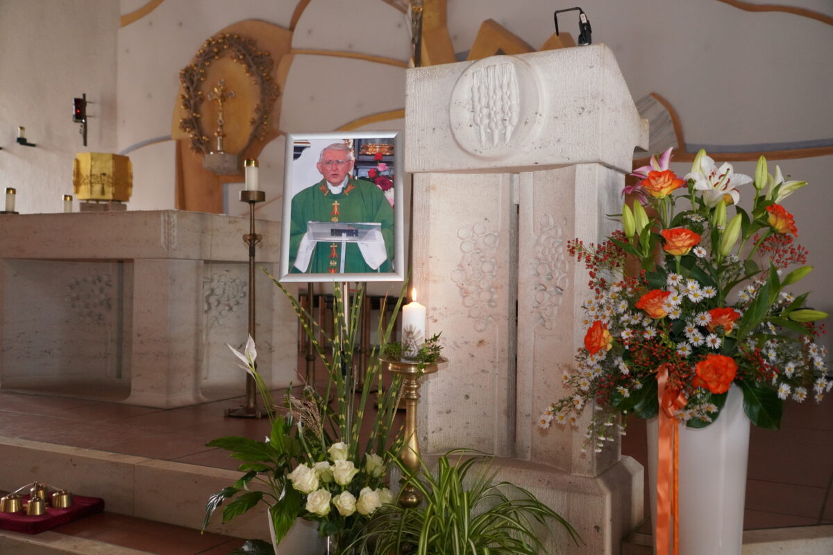 Trauermesse in der Pfarrkirche St. Sebastian Waldthurn für den verstorbenen BGR Pfarrer i.R. Andreas Renner. Foto: Franz Völkl