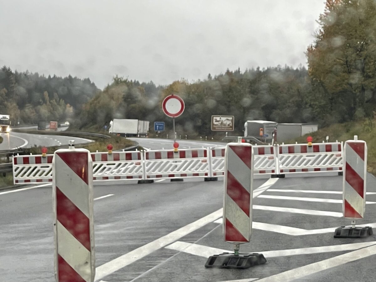 Die A6 aus Richtung Tschechien: Nichts geht mehr. Zuletzt war das während der Corona-Pandemie der Fall. Foto: Christine Ascherl